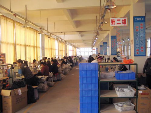 鞋廠一起工作的同事,丈夫死后去相親,對(duì)方剛和她吃完飯就約開(kāi)房